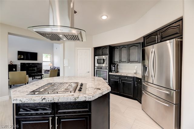 5 Chateau Whistler Court, Las Vegas, NV 89148