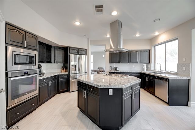 5 Chateau Whistler Court, Las Vegas, NV 89148