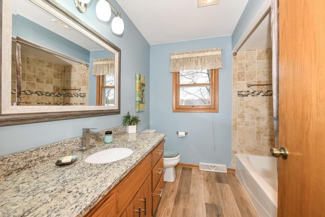 W166N10248 Calico LANE, Germantown, WI 53022