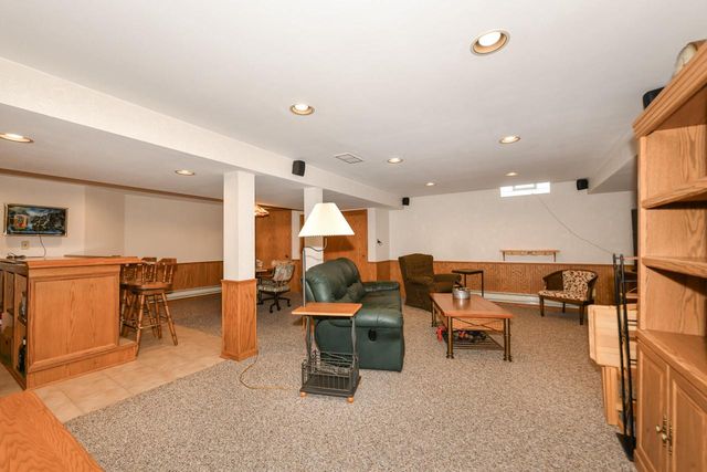 W166N10248 Calico LANE, Germantown, WI 53022