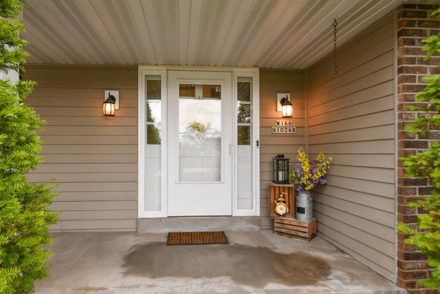 W166N10248 Calico LANE, Germantown, WI 53022