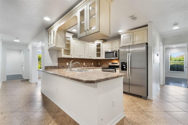 907 WILLOW DRIVE, Leesburg, FL 34748