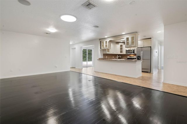 907 WILLOW DRIVE, Leesburg, FL 34748