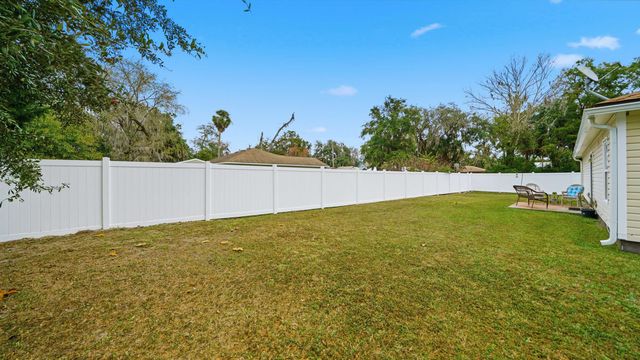 1404 Diana Dr, Palatka, FL 32177