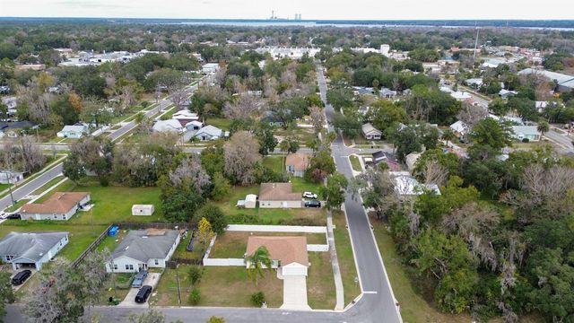 1404 Diana Dr, Palatka, FL 32177