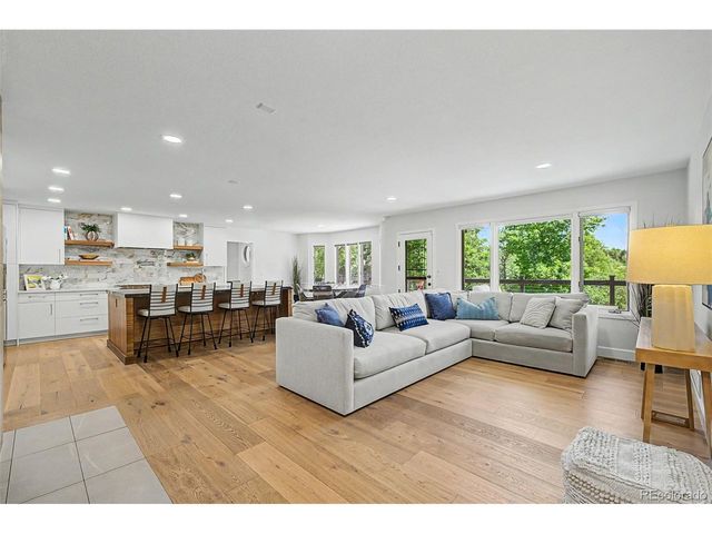 1519 E Maplewood Ct, Littleton, CO 80121