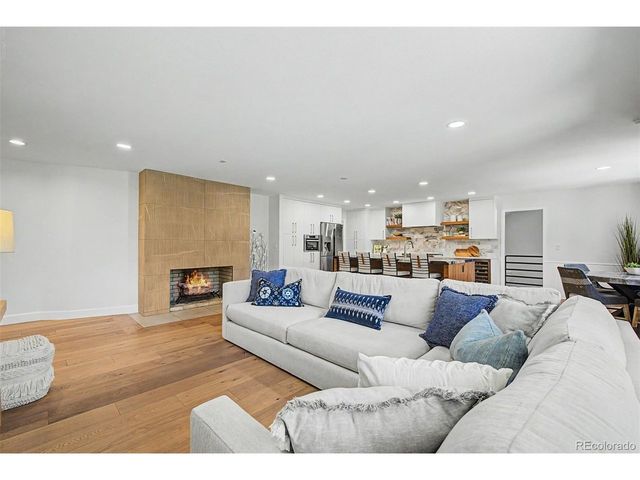 1519 E Maplewood Ct, Littleton, CO 80121