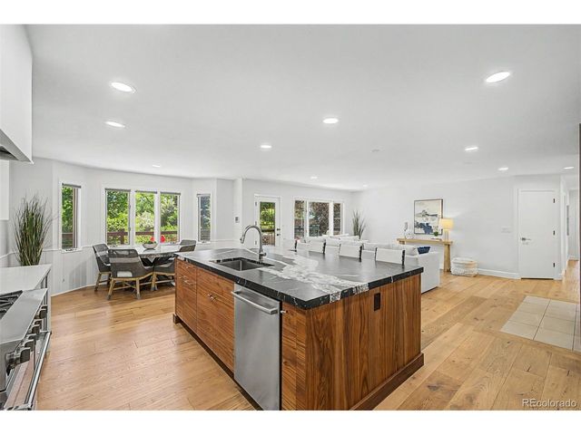 1519 E Maplewood Ct, Littleton, CO 80121