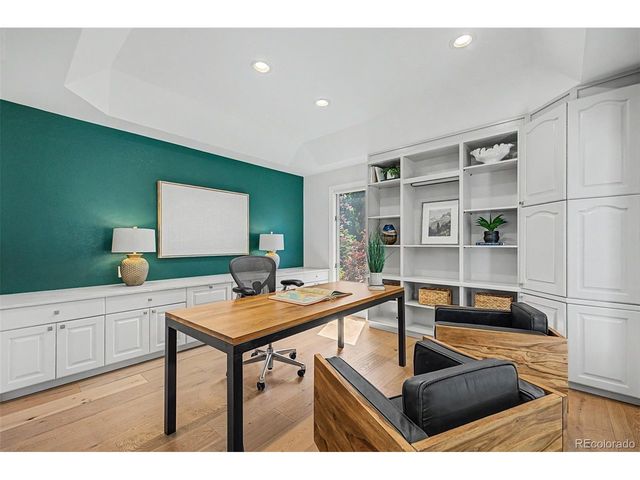 1519 E Maplewood Ct, Littleton, CO 80121