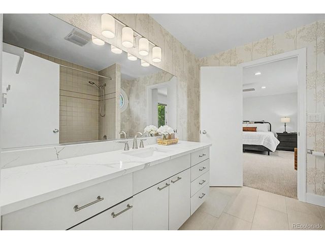 1519 E Maplewood Ct, Littleton, CO 80121