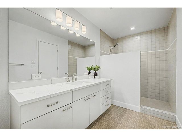 1519 E Maplewood Ct, Littleton, CO 80121