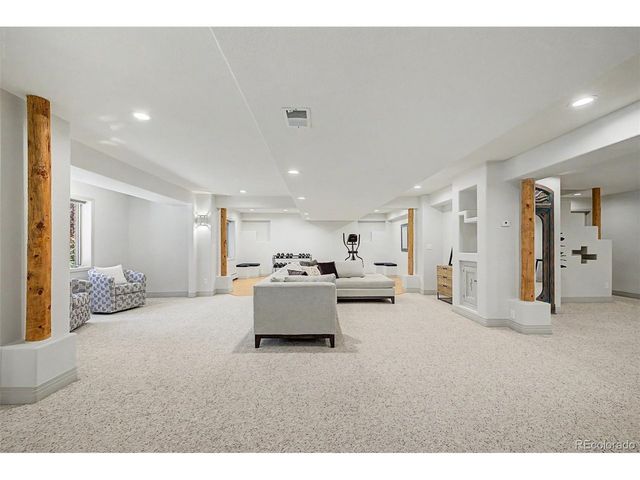 1519 E Maplewood Ct, Littleton, CO 80121