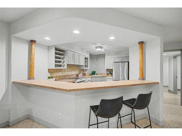 1519 E Maplewood Ct, Littleton, CO 80121
