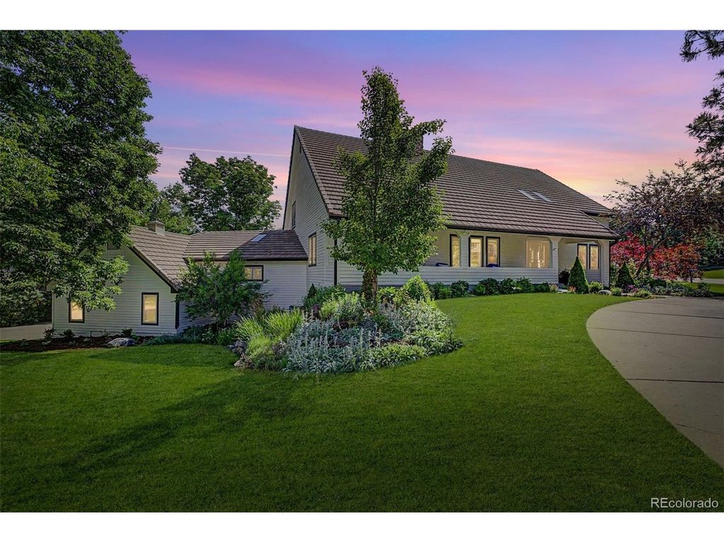 1519 E Maplewood Ct, Littleton, CO 80121