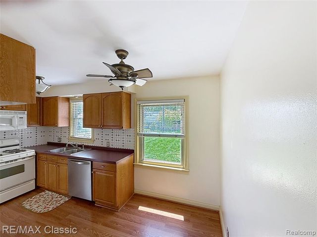 1757 Riverbank Street, Lincoln Park, MI 48146