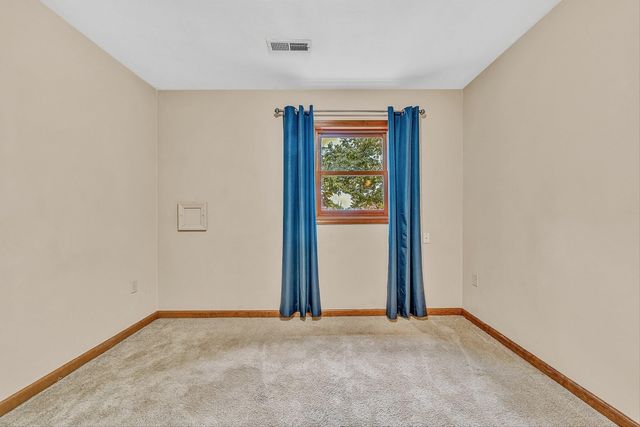 300 Brittany LN, Salem, VA 24153