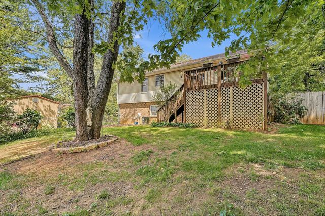 300 Brittany LN, Salem, VA 24153