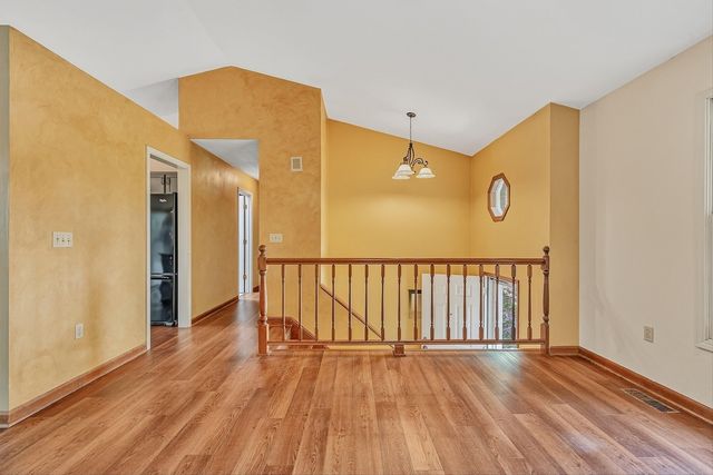 300 Brittany LN, Salem, VA 24153
