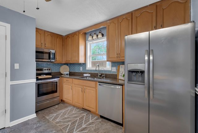 1921 Timberline Cir, Oak Grove, KY 42262