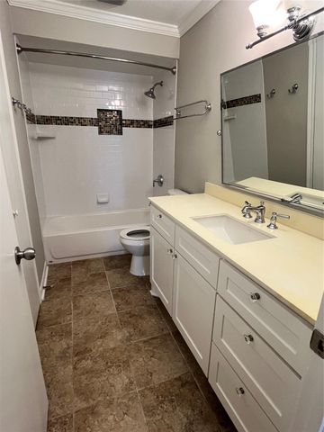 2425 Underwood Street 242, Houston, TX 77030