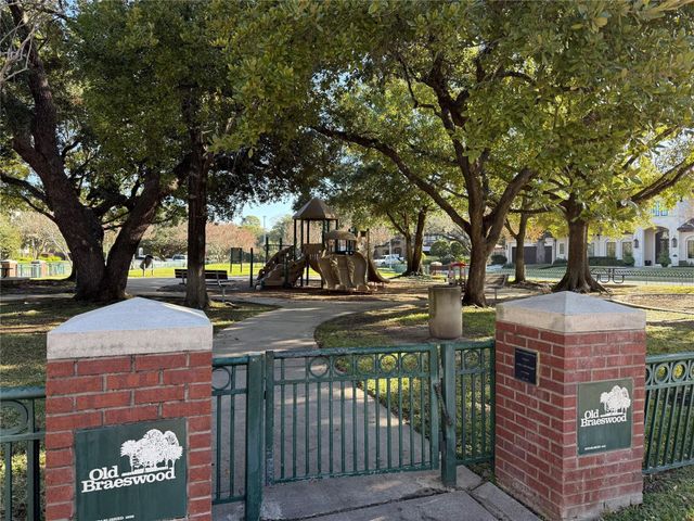 2425 Underwood Street 242, Houston, TX 77030