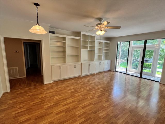 2425 Underwood Street 242, Houston, TX 77030