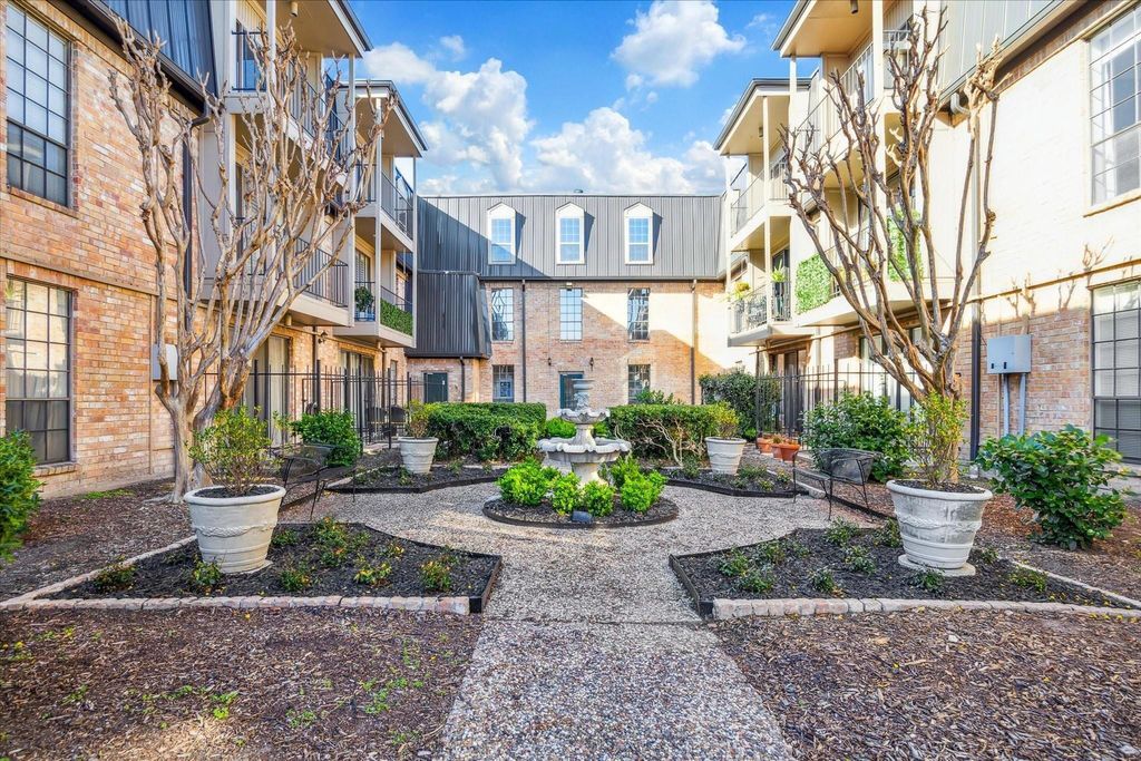 2425 Underwood Street 242, Houston, TX 77030