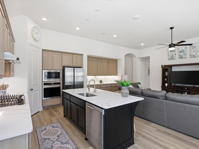 505 Red Barn Drive, Van Alstyne, TX 75495