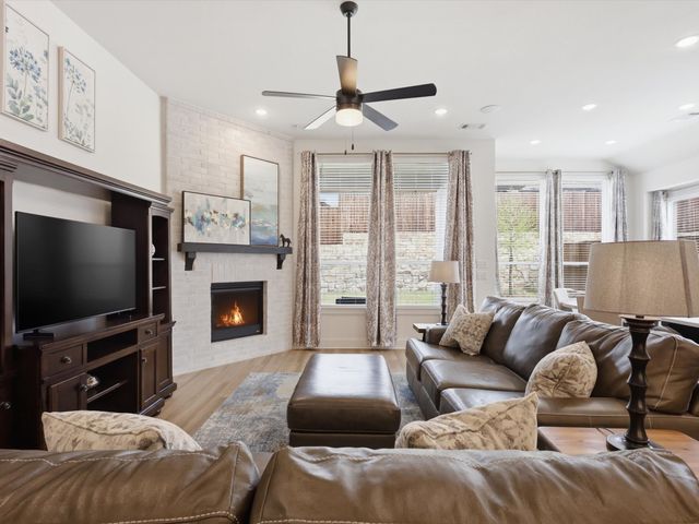 505 Red Barn Drive, Van Alstyne, TX 75495