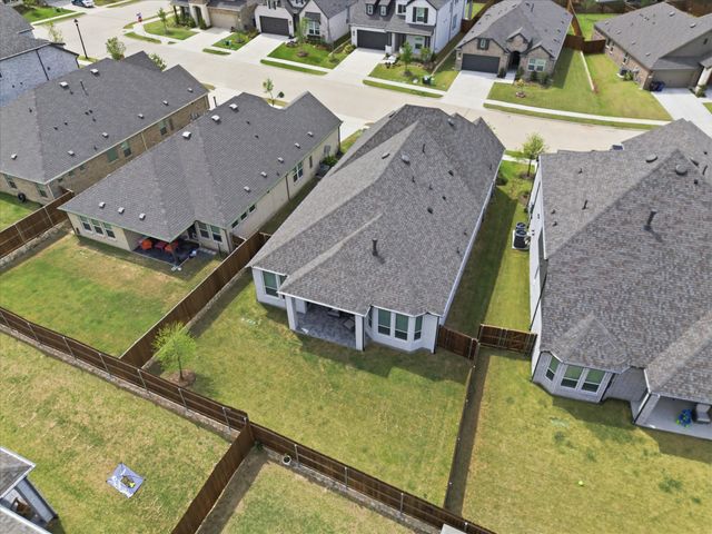 505 Red Barn Drive, Van Alstyne, TX 75495