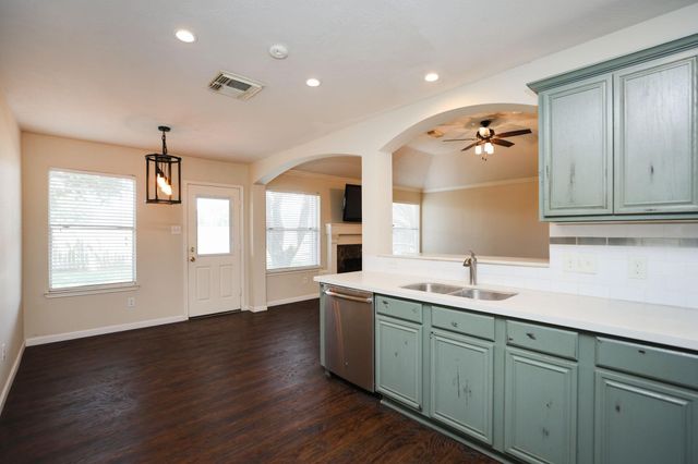 18202 Almonte Lane, Tomball, TX 77377