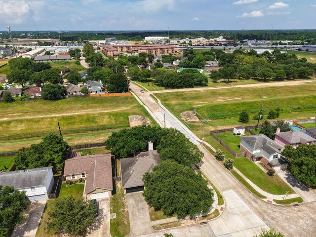 18202 Almonte Lane, Tomball, TX 77377