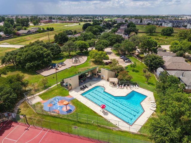 18202 Almonte Lane, Tomball, TX 77377
