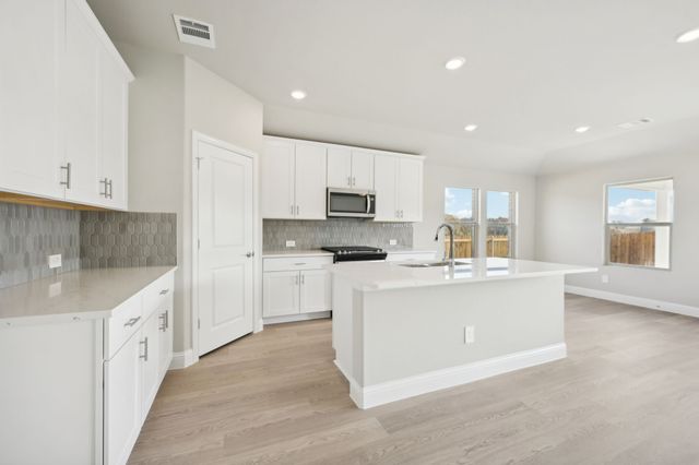 715 Easthill Drive, Princeton, TX 75071
