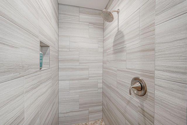 6115 WHITE DAISY Court, Mcfarland, WI 53558