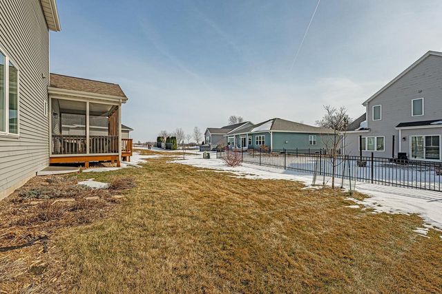 6115 WHITE DAISY Court, Mcfarland, WI 53558