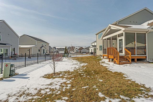 6115 WHITE DAISY Court, Mcfarland, WI 53558