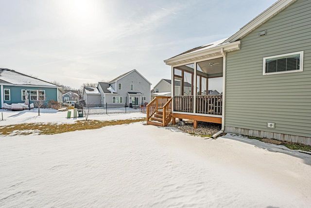 6115 WHITE DAISY Court, Mcfarland, WI 53558