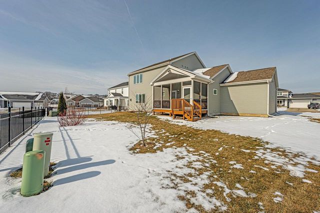 6115 WHITE DAISY Court, Mcfarland, WI 53558