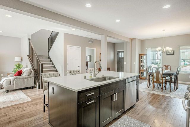 6115 WHITE DAISY Court, Mcfarland, WI 53558