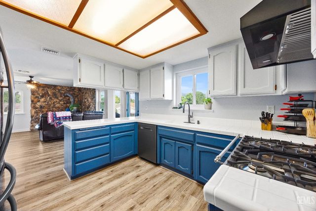 22810 Tom Court, Tehachapi, CA 93561