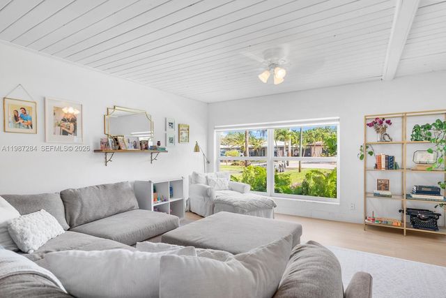 1724 SW 4th St, Fort Lauderdale, FL 33312