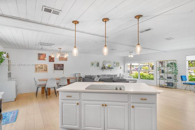 1724 SW 4th St, Fort Lauderdale, FL 33312