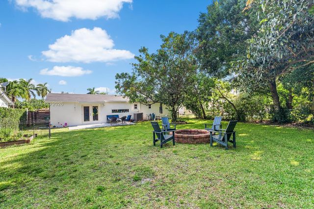 1724 SW 4th St, Fort Lauderdale, FL 33312