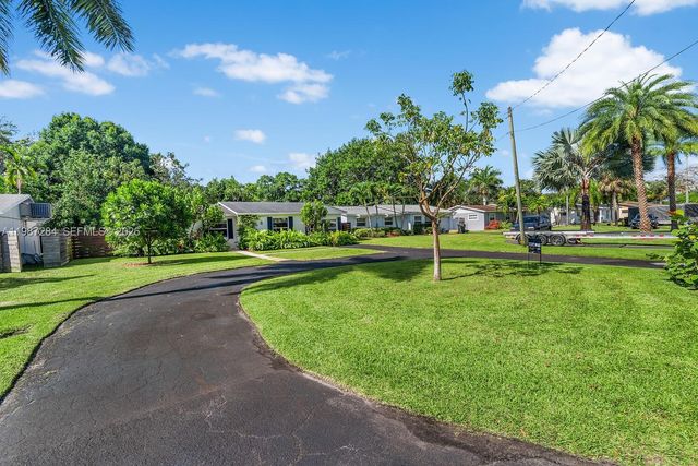 1724 SW 4th St, Fort Lauderdale, FL 33312