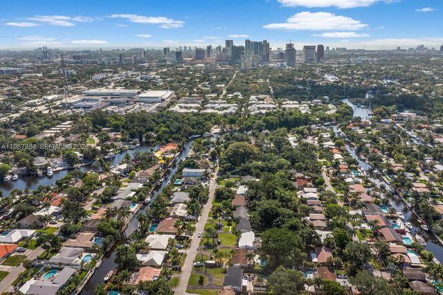 1724 SW 4th St, Fort Lauderdale, FL 33312