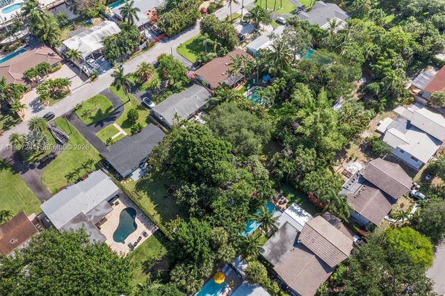 1724 SW 4th St, Fort Lauderdale, FL 33312