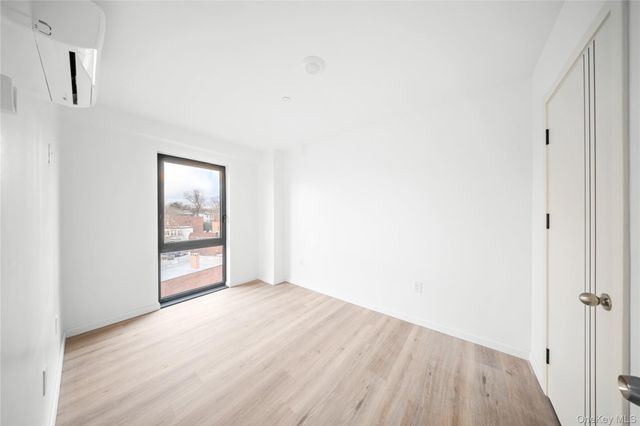 70-40 45 Avenue 7B, Elmhurst, NY 11373