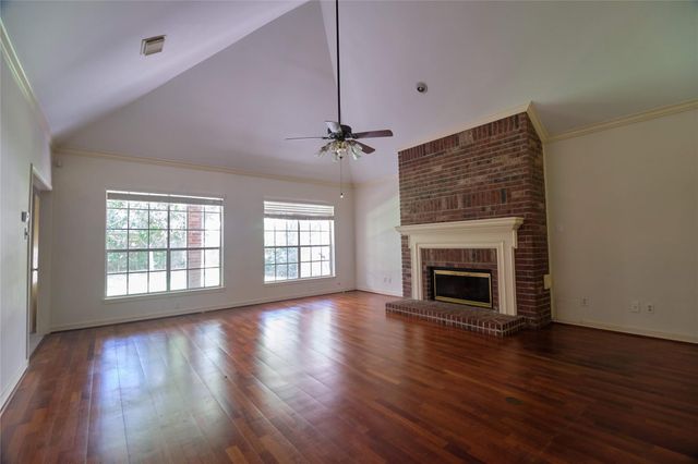 4511 Chestnut Meadow Drive, Sugar Land, TX 77479