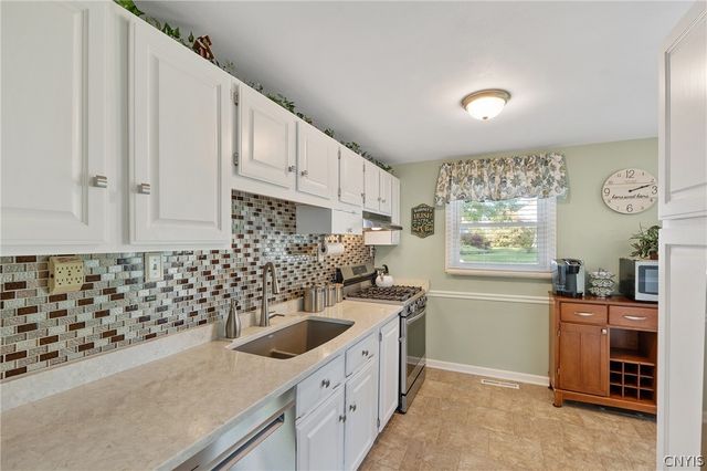 8158 Mantova Drive, Clay, NY 13041